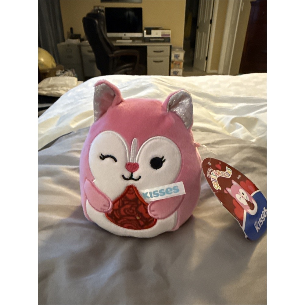 Squishmallow Valentine VARITY Chipmunk 5" Hershey's Series Kisses Plush (Abby)